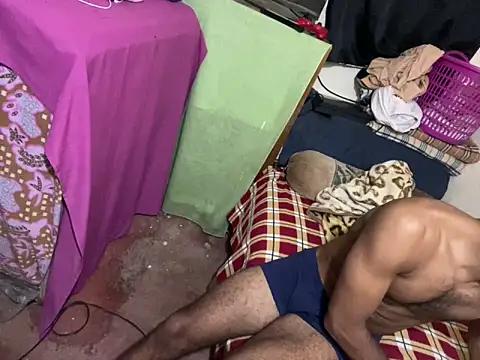 Snapshot of GaaTto chatting on 10/18/25, 11:05 GaaTto online show from 10/18/25, 11:05