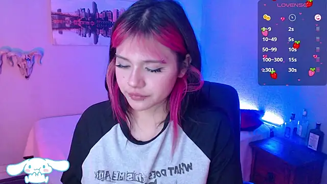 Snapshot of mixie_cute chatting on 01/11/25, 12:55 mixie cute online show from 01/11/25, 12:55