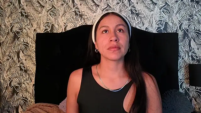 EmiGomez  online show from 12/21/25, 08:27