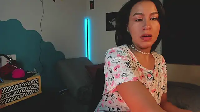 EmiGomez  online show from 02/03/26, 01:37