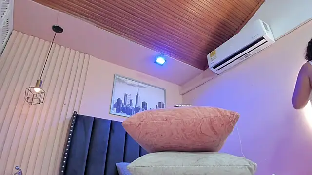 viiolett lee online show from 02/19/26, 07:43