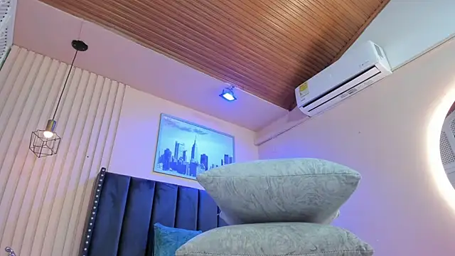 viiolett lee online show from 02/24/26, 07:56