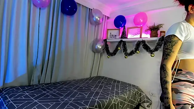 susyy7 online show from 12/04/25, 07:33