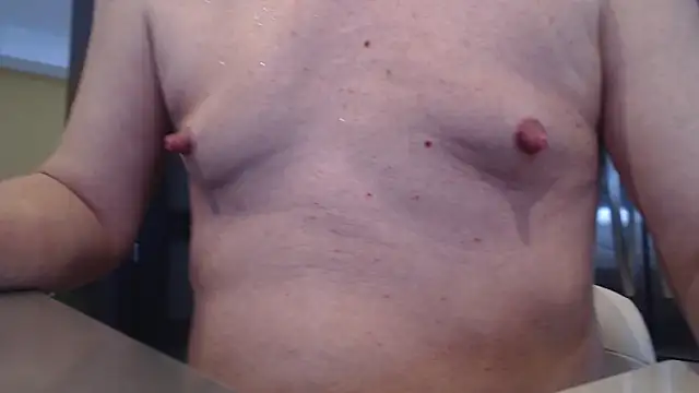 Snapshot of Toy-Daddy chatting on 12/28/24, 06:50 Toy-Daddy online show from 12/28/24, 06:50