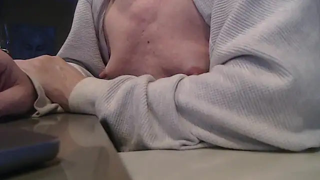 Snapshot of Toy-Daddy chatting on 12/30/24, 08:15 Toy-Daddy online show from 12/30/24, 08:15