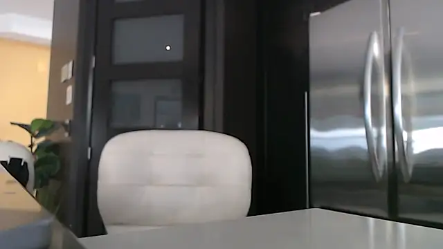 Snapshot of Toy-Daddy chatting on 10/19/25, 08:09 Toy-Daddy online show from 10/19/25, 08:09