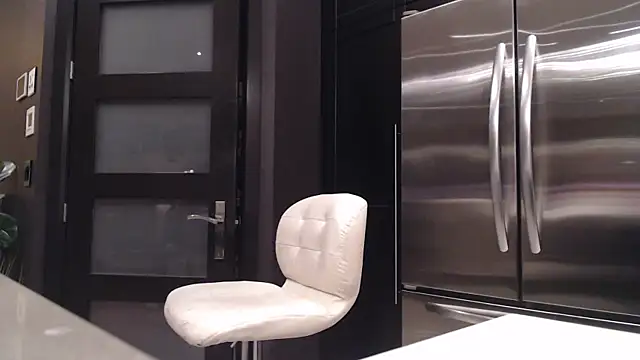 Snapshot of Toy-Daddy chatting on 10/25/25, 10:48 Toy-Daddy online show from 10/25/25, 10:48