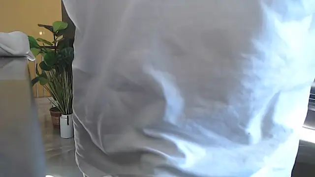 Snapshot of Toy-Daddy chatting on 10/29/25, 02:52 Toy-Daddy online show from 10/29/25, 02:52