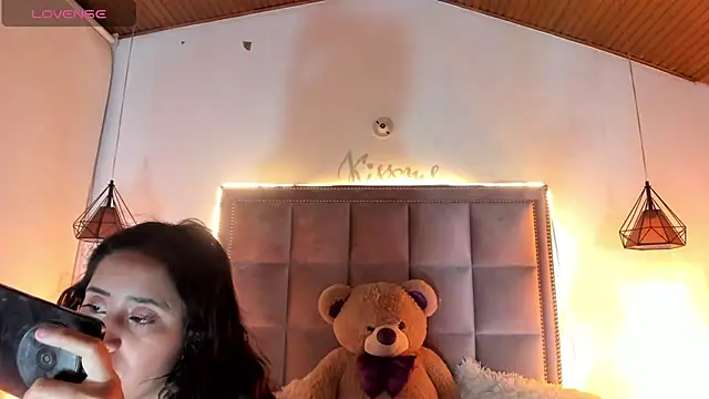 Melody Ds online show from 09/20/25, 04:24