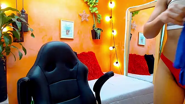 aslyhernandez 7 online show from 01/03/25, 11:46