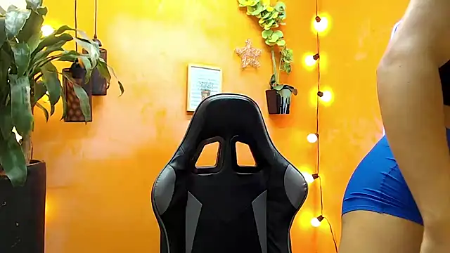 aslyhernandez 7 online show from 01/27/25, 11:22