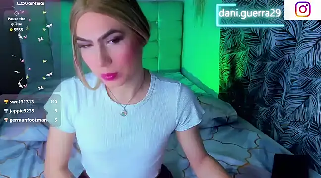 Snapshot of saskya chatting on 03/13/25, 12:27 saskya online show from 03/13/25, 12:27