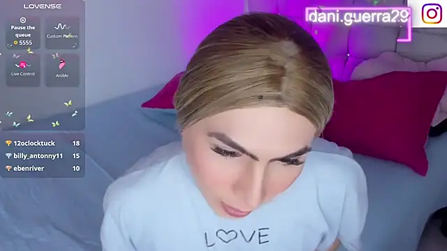 Snapshot of saskya chatting on 10/19/25, 03:56 saskya online show from 10/19/25, 03:56