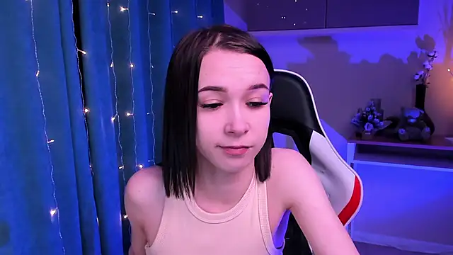 Snapshot of LilithStrangfor chatting on 12/23/24, 08:25 LilithStrangfor online show from 12/23/24, 08:25