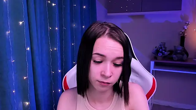 Snapshot of LilithStrangfor chatting on 12/24/24, 02:32 LilithStrangfor online show from 12/24/24, 02:32