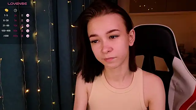 Snapshot of LilithStrangfor chatting on 12/27/24, 08:28 LilithStrangfor online show from 12/27/24, 08:28