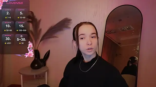 Snapshot of LilithStrangfor chatting on 03/19/25, 11:25 LilithStrangfor online show from 03/19/25, 11:25