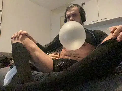 P4RtYBOII92 online show from 02/17/26, 01:51