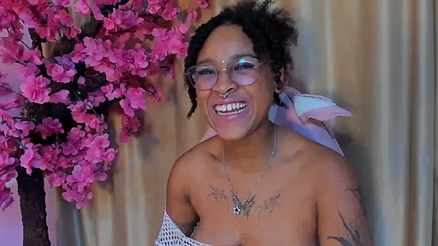 Elith noa online show from 03/08/25, 07:49