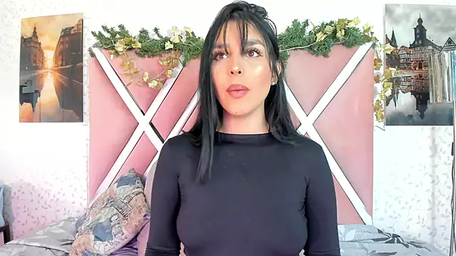  miaquevedo  online show from 12/14/25, 12:10