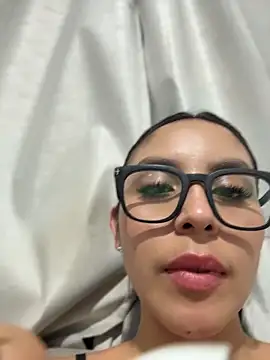  miaquevedo  online show from 04/12/26, 04:17