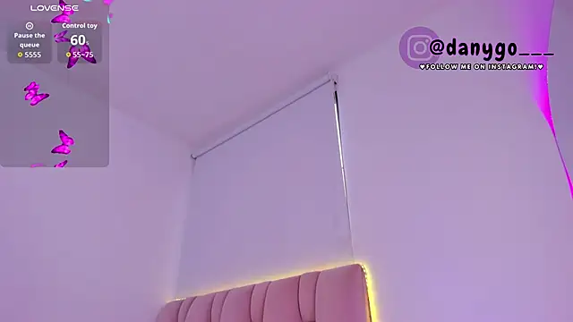 ZarianaEvanz online show from 11/15/25, 09:43