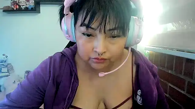 Shaddycute  online show from 03/18/26, 06:33