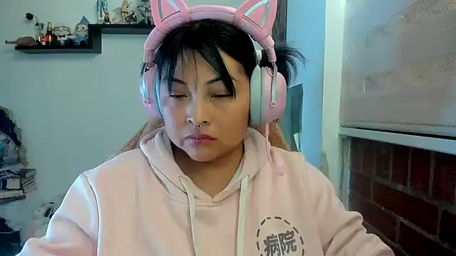 Shaddycute  online show from 04/15/26, 05:42