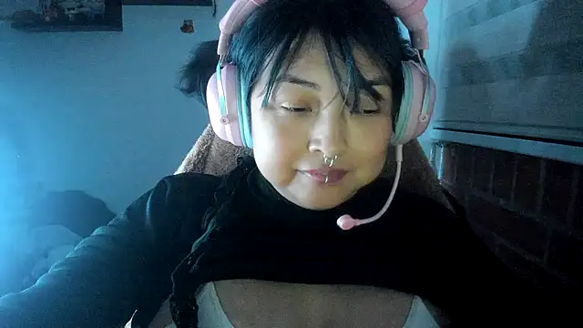 Shaddycute  online show from 04/21/26, 01:42