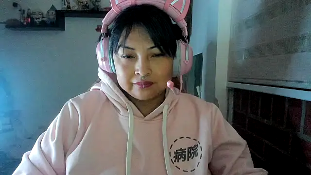 Shaddycute  online show from 04/25/26, 12:08