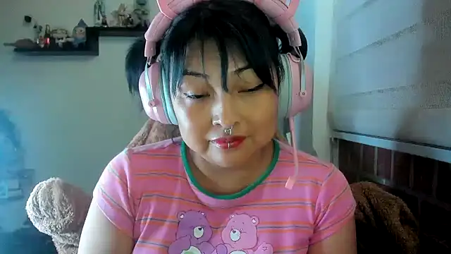Snapshot of Shaddycute_ chatting on 04/26/26, 01:53 Shaddycute online show from 04/26/26, 01:53