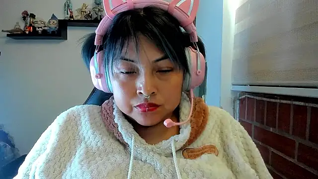 Snapshot of Shaddycute_ chatting on 05/20/26, 03:07 Shaddycute online show from 05/20/26, 03:07