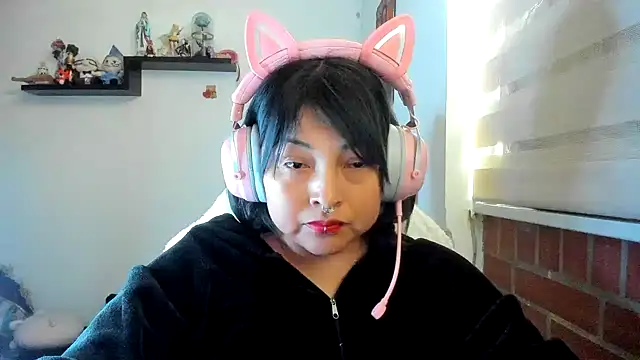 Snapshot of Shaddycute_ chatting on 05/26/26, 02:57 Shaddycute online show from 05/26/26, 02:57