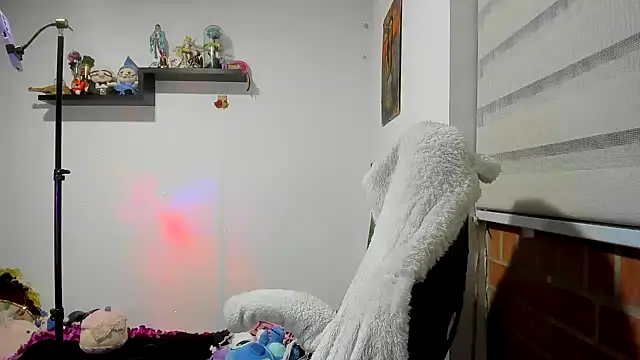 Snapshot of Shaddycute_ chatting on 05/27/26, 02:08 Shaddycute online show from 05/27/26, 02:08