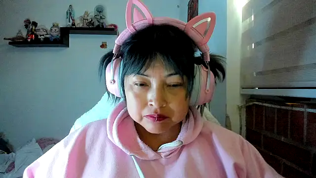 Snapshot of Shaddycute_ chatting on 05/31/26, 08:32 Shaddycute online show from 05/31/26, 08:32