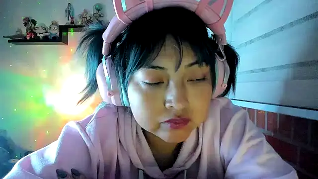 Snapshot of Shaddycute_ chatting on 06/02/26, 04:03 Shaddycute online show from 06/02/26, 04:03