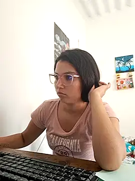 Snapshot of HannaKlein chatting on 02/17/25, 06:59 HannaKlein online show from 02/17/25, 06:59