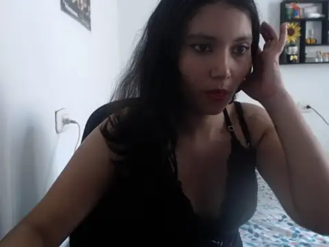 Snapshot of HannaKlein chatting on 02/27/25, 05:47 HannaKlein online show from 02/27/25, 05:47