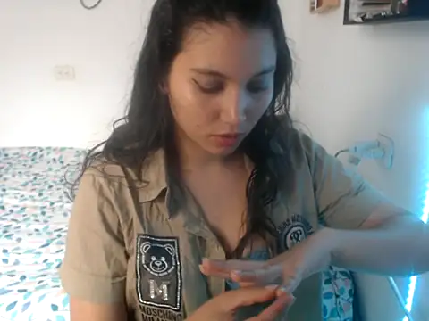 Snapshot of HannaKlein chatting on 10/07/25, 06:05 HannaKlein online show from 10/07/25, 06:05