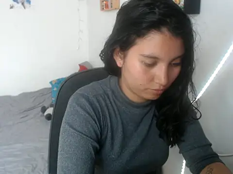 HannaKlein online show from 12/16/25, 07:08