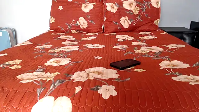 Snapshot of hoittytoittyxx chatting on 09/20/25, 07:53 hoittytoittyxx online show from 09/20/25, 07:53