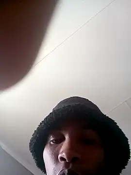 Snapshot of hoittytoittyxx chatting on 09/28/25, 11:37 hoittytoittyxx online show from 09/28/25, 11:37