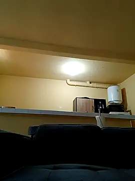 Snapshot of chris_sbh chatting on 02/15/25, 04:34 chris sbh online show from 02/15/25, 04:34