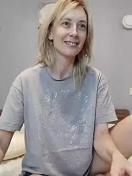 Snapshot of AvelinaLeoni chatting on 12/12/24, 06:57 AvelinaLeoni online show from 12/12/24, 06:57