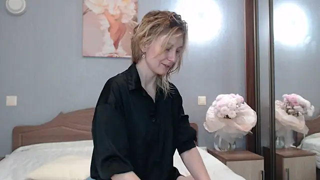 Snapshot of AvelinaLeoni chatting on 01/22/25, 06:31 AvelinaLeoni online show from 01/22/25, 06:31