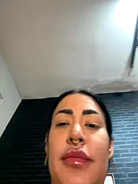 exquentadamay online show from 10/18/25, 03:20