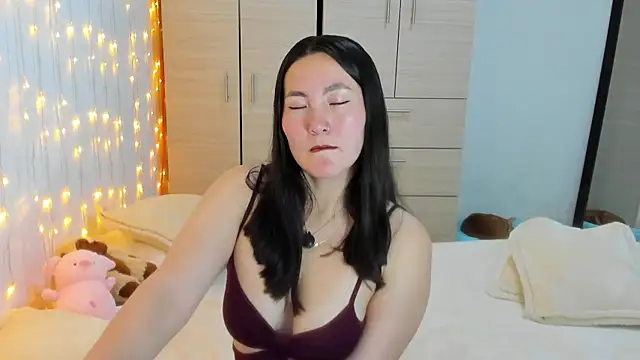 Elle Lee  online show from 01/15/26, 05:05