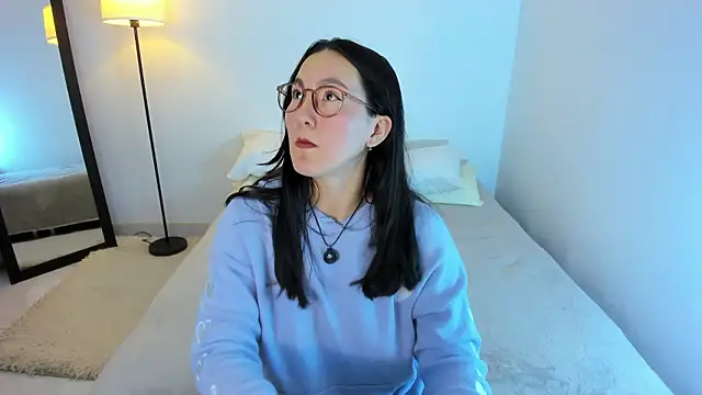 Elle Lee  online show from 03/07/26, 12:40