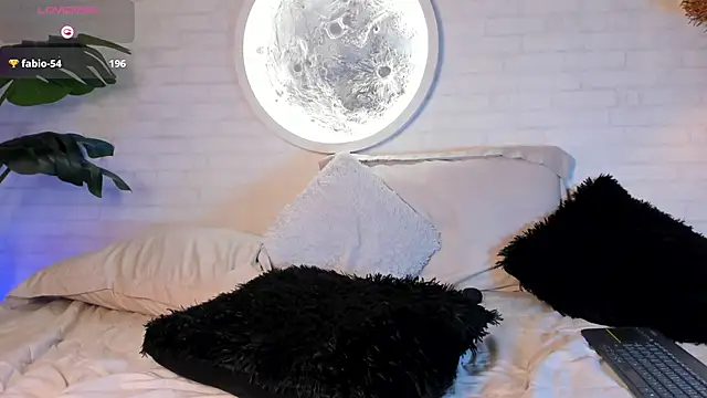 Snapshot of Elise_Diamond chatting on 02/11/25, 04:55 Elise Diamond online show from 02/11/25, 04:55