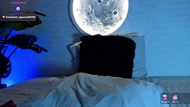 Snapshot of Elise_Diamond chatting on 03/01/25, 05:27 Elise Diamond online show from 03/01/25, 05:27